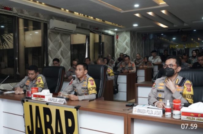 
					Kapolda Jabar Pimpin Pembukaan Pelaksanakan Latpra OPS Ketupat LodayaT.A 2024