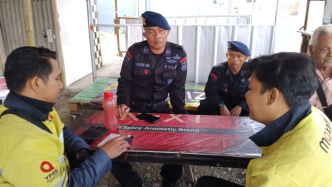 
					Brimob Jabar Melaksanakan Patroli Harkamtibmas dan Berikan Pesan- pesan Kamtibmas Kepada Warga
