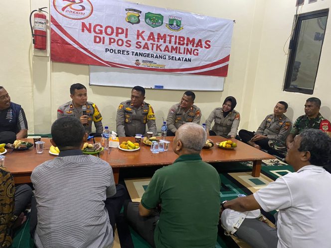
					Diskusi Santai Wakapolres Bersama Masyarakat Dalam Ngopi Kamtibmas Di Reni Jaya