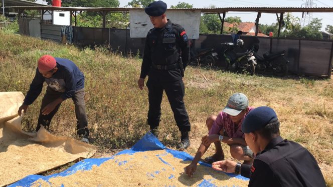 
					Brimob Jabar Laksanakan Patroli Mandiri Himbau Tentang Harkamtibmas 