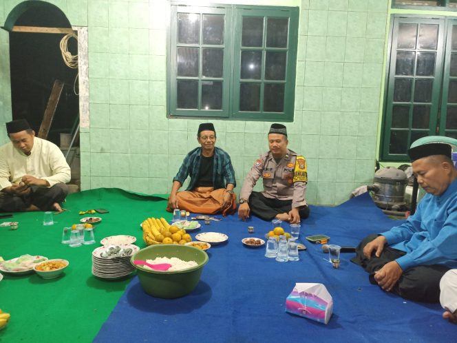 
					Bhabinkamtibmas Kelurahan Pakujaya Gelar Sambang dan Cooling System, Jaga Keamanan Lingkungan