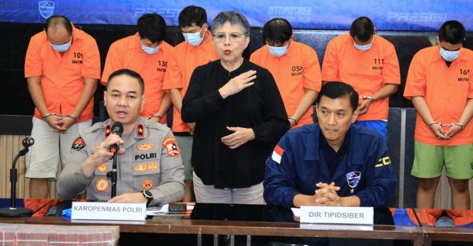 
					Satu Dekade Kepemimpinan Jokowi, Polri Bentuk Ditressiber di 8 Polda