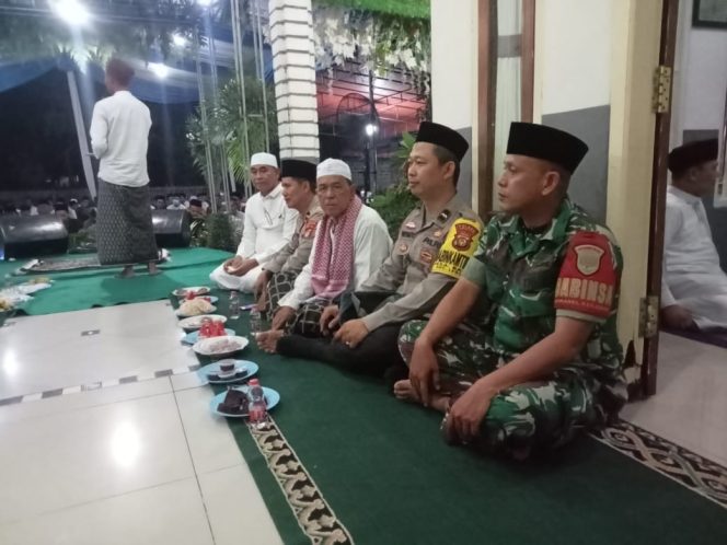 
					Polsek Legok Hadiri Peringatan Maulid Nabi dan Haul Syekh Abdul Qadir Al Jailani untuk Jaga Kondusivitas Jelang Pilkada 2024