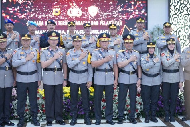 
					Kapolda Jabar Pimpin upacara Sertijab Pejabat utama Polda Jabar