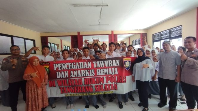 
					Deklarasi Anti Tawuran Serta Kenakalan Remaja Lainnya Di Kalangan Pelajar