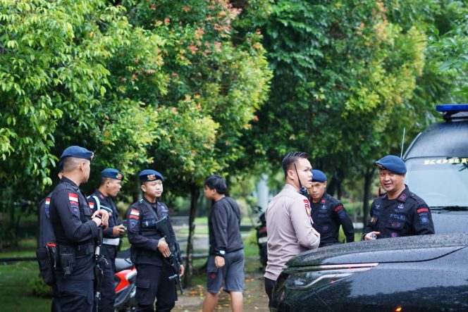 
					Satgas OMP Kapuas 2024 Terjun Langsung Amankan Kegiatan Salah Satu Pasangan Cawagub