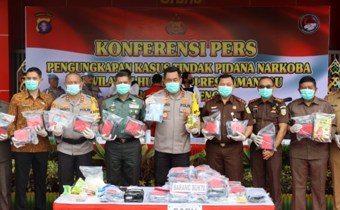 
					Polda Kalteng Musnahkan 50,6 KG Sabu Hasil Pengungkapan Kasus di Lamandau