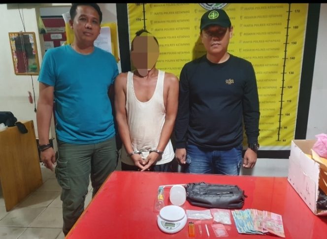 
					Tak Menunggu Lama,”Polsek Nanga Tayap Tangkap Bandar Narkoba, Sabu Seberat 55,51 Gram Turut Diamankan