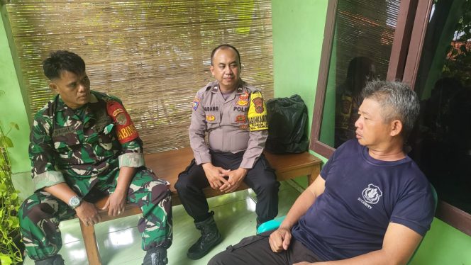 
					Jelang Pilkada 2024, Bhabinkamtibmas dan Babinsa Pamulang Perkuat Kamtibmas di Pondok Cabe Udik