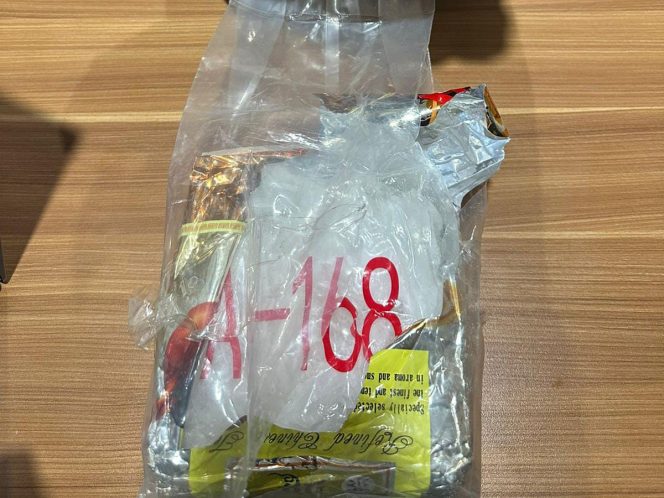 
					Polres Metro Bekasi Kota Ungkap Jaringan Narkoba Lintas Bogor-Bekasi, amankan Tersangka dengan 1 Kg Shabu