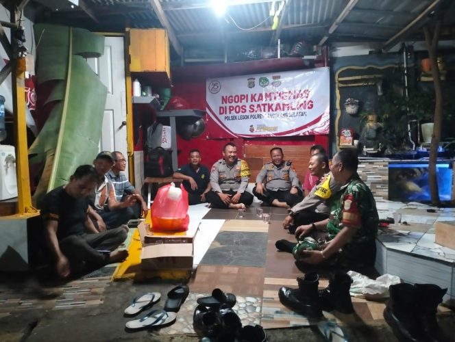 
					Menjelang Pilkada, Polsek Legok dan Warga Cirarab Perkuat Kamtibmas Lewat Ngopi Kamtibmas