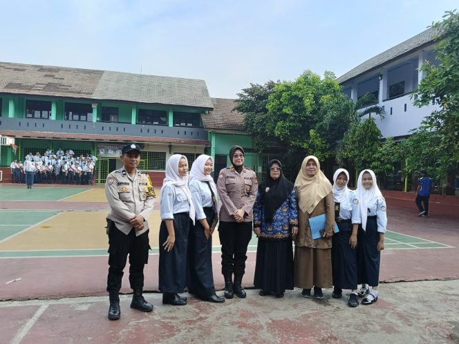 
					Sosialisasi CETAR, Bhabinkamtibmas Ciater Ingatkan Siswa SMKN 1 Tangsel Jauhi Tawuran