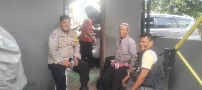 
					Jelang Pilkada, Bhabinkamtibmas Bencongan Perkuat Sinergi dengan Warga