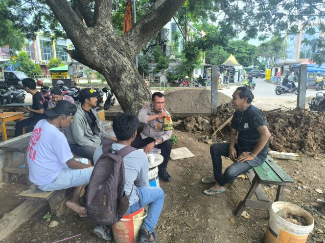 
					Dekat dengan Warga, Bhabinkamtibmas Bencongan Indah Terapkan Pendekatan Humanis