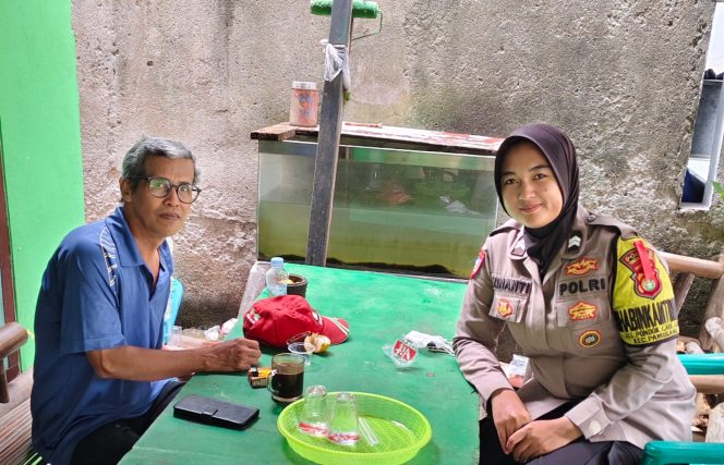 
					Bhabinkamtibmas Pondok Cabe Ilir Gelar Cooling System untuk Jaga Keamanan Warga