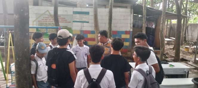 
					Bhabinkamtibmas Kelurahan Bencongan Gelar Program CETAR untuk Cegah Tawuran Antar Pelajar