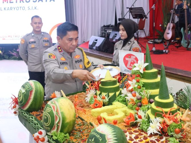 
					Peringatan HUT Ke-75 Polda Metro Jaya, Kapolda Irjen Karyoto: “Polri Terus Bertransformasi Untuk Indonesia Emas
