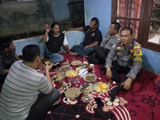
					Bhabinkamtibmas Pamulang Barat Sambangi Warga untuk Jaga Keamanan Lingkungan