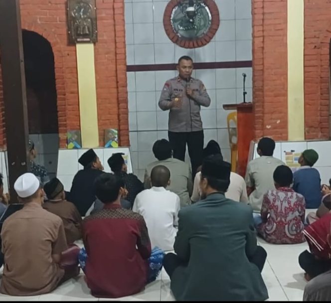 
					Sat Binmas Polres Tangsel Sosialisasikan Program Cegah Tawuran Antar Pelajar di Pesantren Assalam