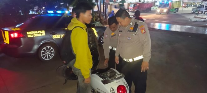 
					Patroli Cipta Kondisi Polsek Cisauk Jaga Keamanan Malam Hari, Cegah Kejahatan Jalanan