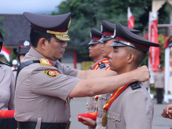 
					Wakapolda Metro Jaya Pimpin Penutupan Pendidikan dan Pelantikan Bintara Polri Gelombang II TA 2024