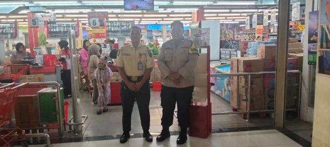 
					Bhabinkamtibmas Kelurahan Bencongan Pastikan Keamanan Supermarket dengan Cooling System
