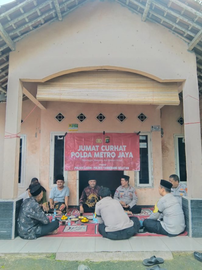 
					Bersama Warga, Polsek Legok Jaga Kondusivitas Melalui Jum’at Curhat