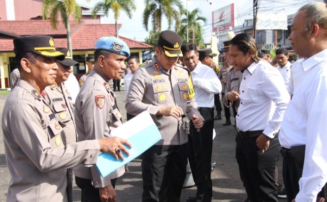 
					Pastikan Senjata Api Digunakan Sesuai Ketentuan, Kapolres Ketapang Lakukan Pemeriksaan Senjata Api Dinas