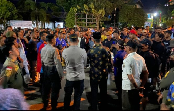
					Buruh juga Manusia, Punya Rasa Punya Hati : Polres Ketapang Kawal Penyampaian Aspirasi Aliansi Federasi Serikat Pekerja Ketapang