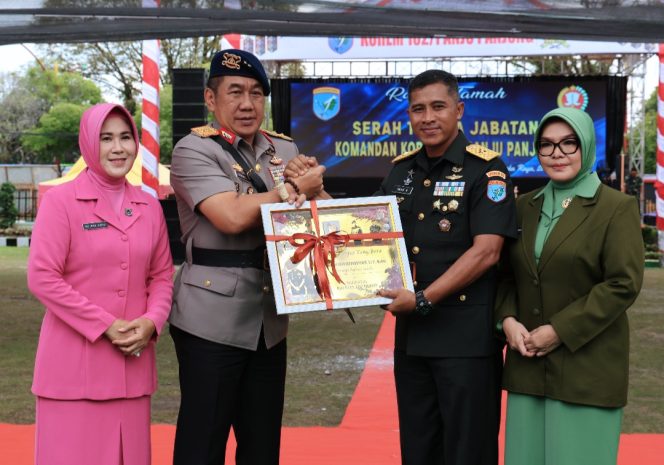 
					Perkuat Sinergitas, Kapolda Kalteng Hadiri Sertijab Danrem 102 Panju Panjung