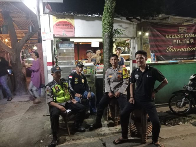 
					Polsek Ciputat Timur dan Pokdarkamtibmas Bersinergi Jaga Keamanan Wilayah Jombang