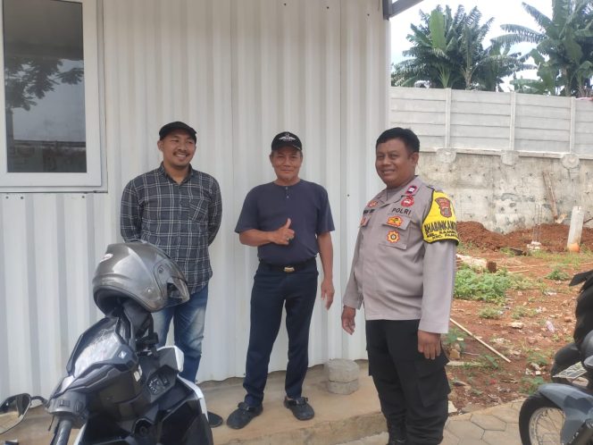 
					Bhabinkamtibmas Kelurahan Bambu Apus Lakukan Cooling System Kepada Warga Masyarakat