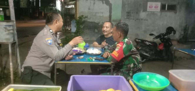 
					Bhabinkamtibmas dan Babinsa Bersinergi Jaga Keamanan di Kelurahan Serua