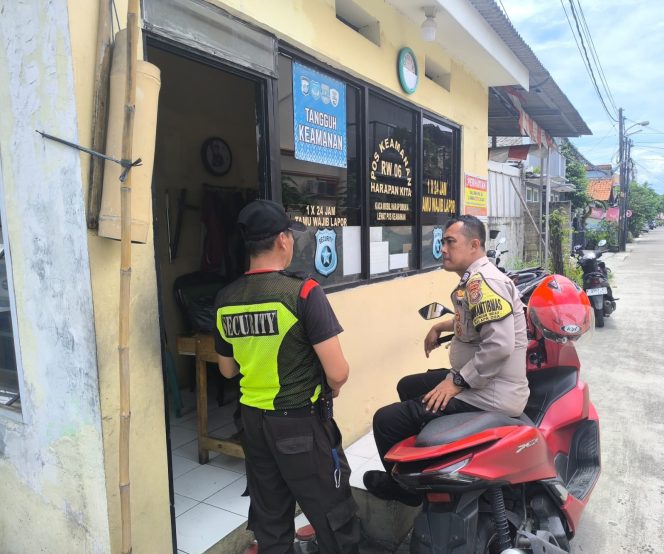 
					Bhabinkamtibmas Bencongan Indah Lakukan Sambang dan Cooling Sistem, Ciptakan Kondusifitas Kamtibmas di Wilayah Hukum Polsek Kelapa Dua