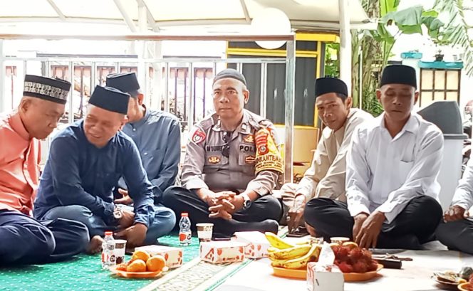 
					Bhabinkamtibmas Hadiri Pengajian Bulanan di Kelurahan Jurtim dan Sampaikan Pesan Kamtibmas