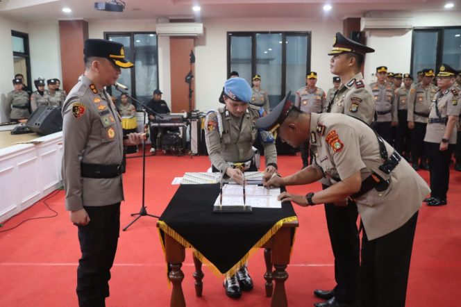 
					Sembilan Pejabat Baru Polres Tangerang Selatan Resmi Dilantik