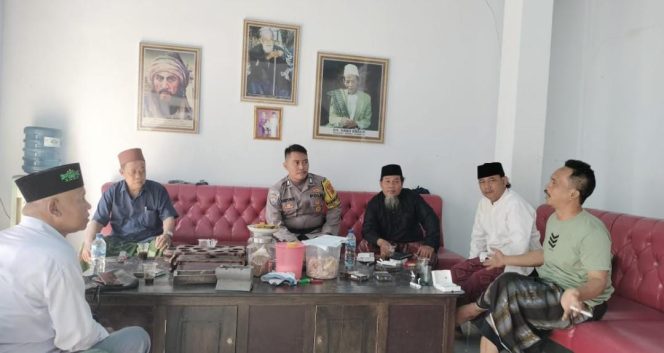 
					Bhabinkamtibmas Desa Caringin Siapkan Kegiatan Isra Mi’raj