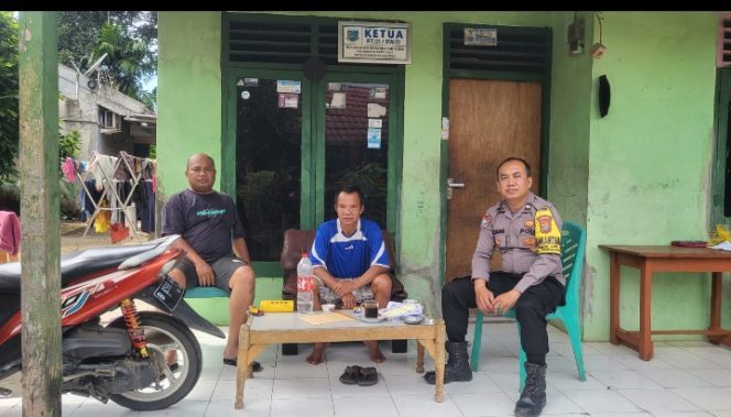 
					Bhabinkamtibmas Polsek Pamulang Laksanakan Cooling System di Wilayah RW 01 Pondok Cabe Udik