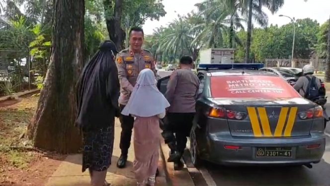
					Peduli Kemanusiaan, Polsek Serpong Bagikan Makanan kepada Masyarakat