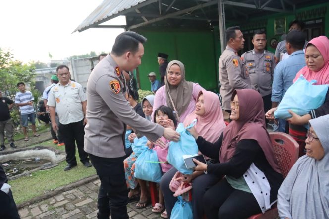 
					Kapolres Tangsel Gelar Ngopi Kamtibmas, Dengarkan Keluhan Warga Jelupang