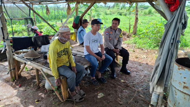 
					Bhabinkamtibmas Sambangi Warga RW 07 Bojong Nangka, Sampaikan Imbauan Kamtibmas