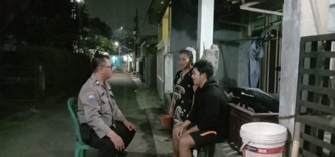 
					Bhabinkamtibmas Serua Laksanakan Sambang Cooling System, Imbau Warga Waspada Kejahatan Jalanan