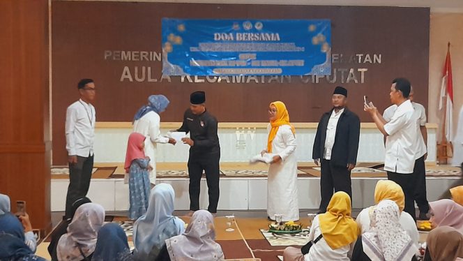 
					Peringati HPSN 2025 dan Sambut Ramadhan, Dinas LH Tangsel Gelar Doa Bersama di Ciputat