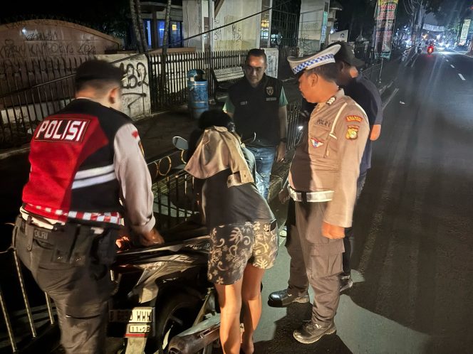 
					Polsek Ciputat Timur Gelar Operasi Cipta Kondisi Antisipasi Kejahatan Jalanan