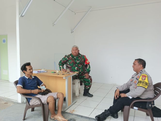 
					Bhabinkamtibmas Bojongkamal Sambangi Tokoh Masyarakat Bahas Keamanan Menjelang Ramadhan