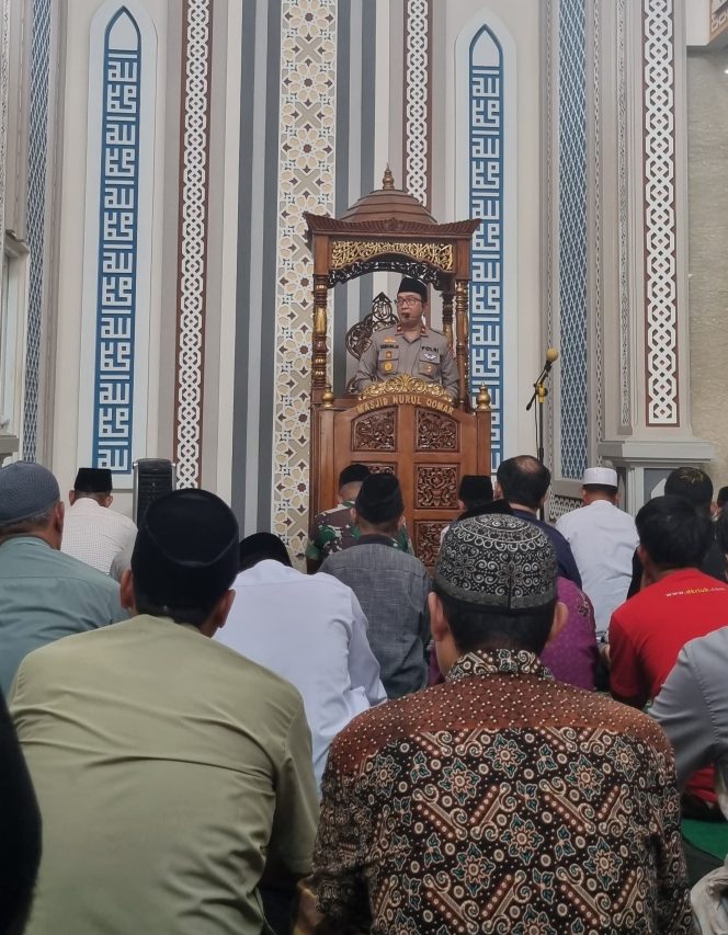 
					Kapolsek Ciputat Timur Gelar Program Jumat Keliling di Masjid Nurul Qomar