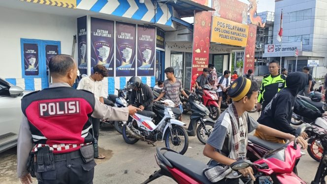 
					Bubarkan Aksi Balap Liar, Polres Ketapang Ingatkan Remaja Isi Kegiatan Subuh Dengan Kegiatan Yang Bermanfaat