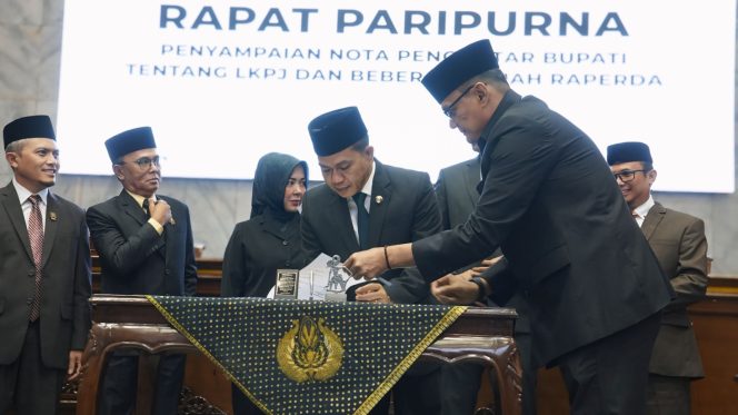 
					Perda Gedung dan Bangunan Kabupaten Bandung Disahkan, Rumah di Sempadan Sungai Bakal Ditertibkan