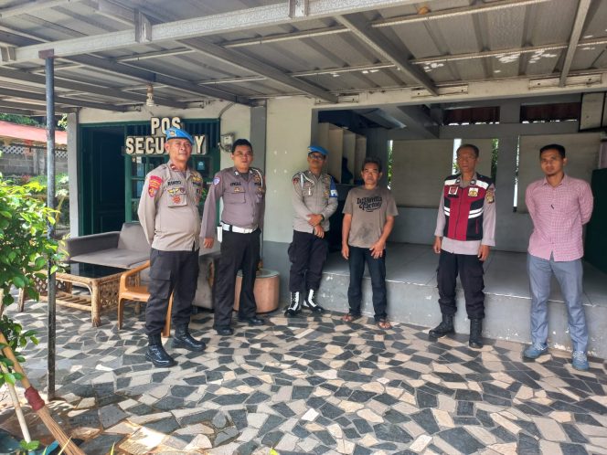 
					Antisipasi Pencurian, Polsek Ciputat Timur Gelar Patroli Rumah Kosong