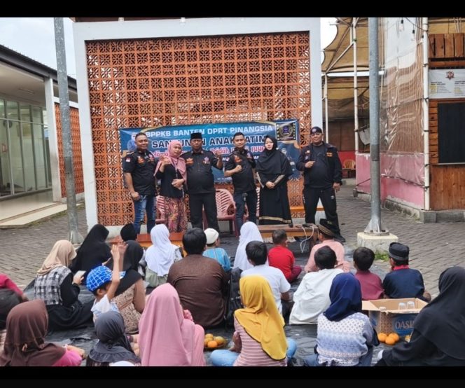
					BPPKB Banten DPRT Pinangsia Adakan Santunan Anak Yatim